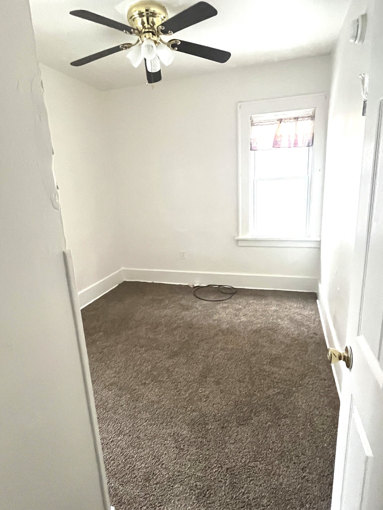 Building Photo - 1318 W 11th St