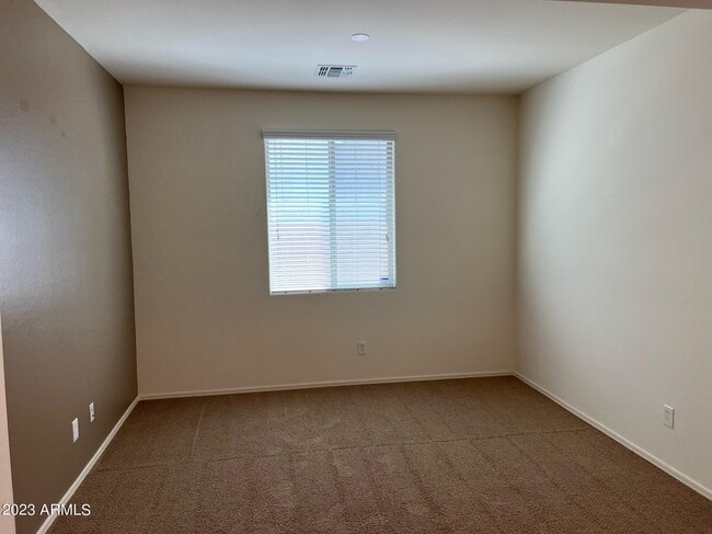 Building Photo - 3330 E Russell St