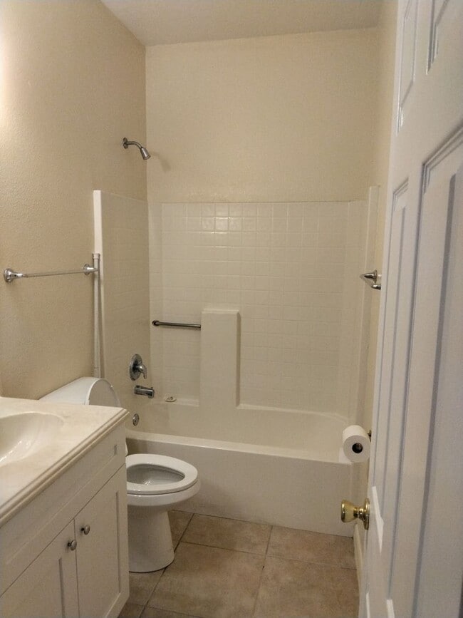 Building Photo - 554 Reddicks Cir