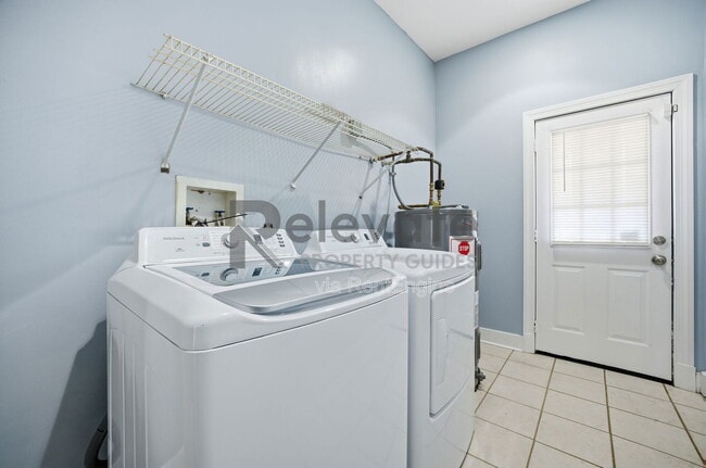 Building Photo - 2206 Parkwood Ave