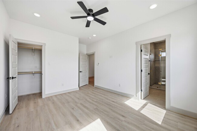 Building Photo - 7555 Calhoun Rd
