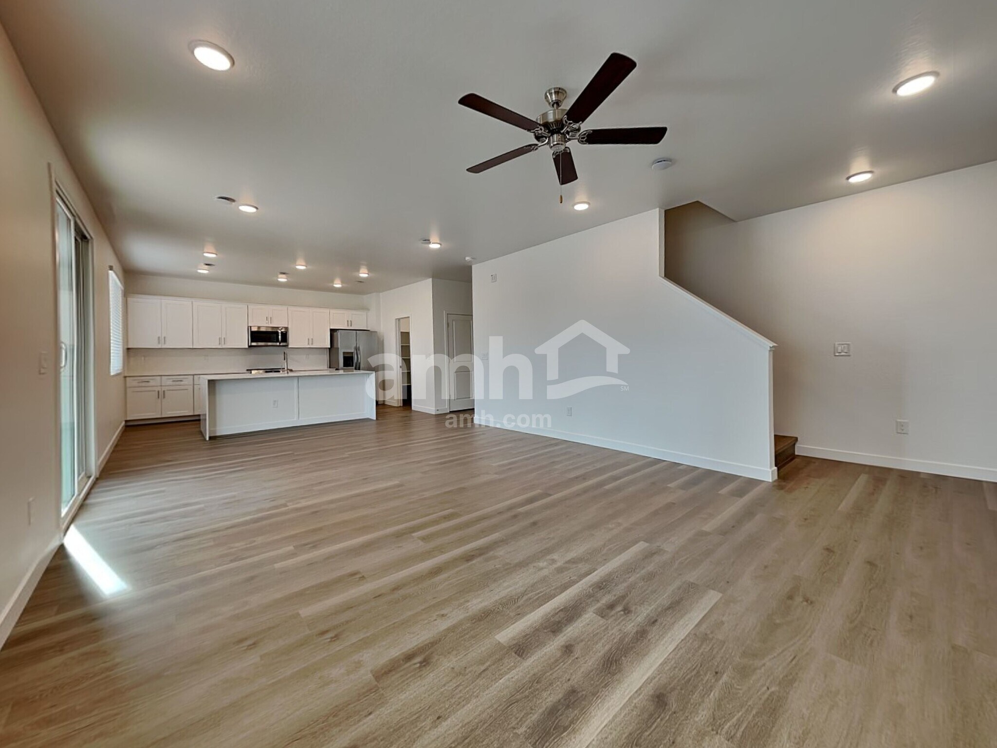 Building Photo - 9717 W Tamarisk Ave