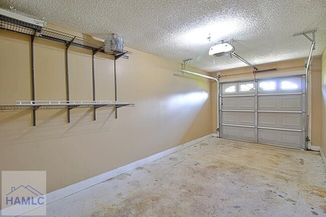 Building Photo - 850 Lyndsi Ln
