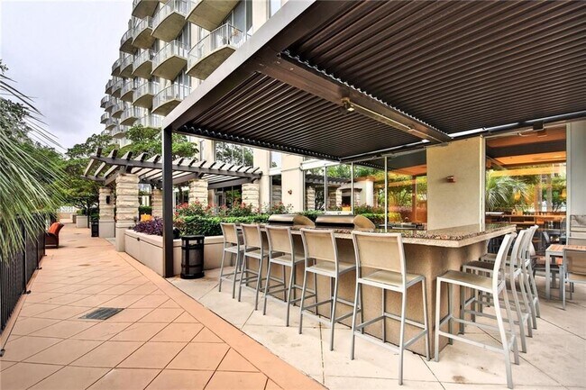 Building Photo - 360 Nueces St