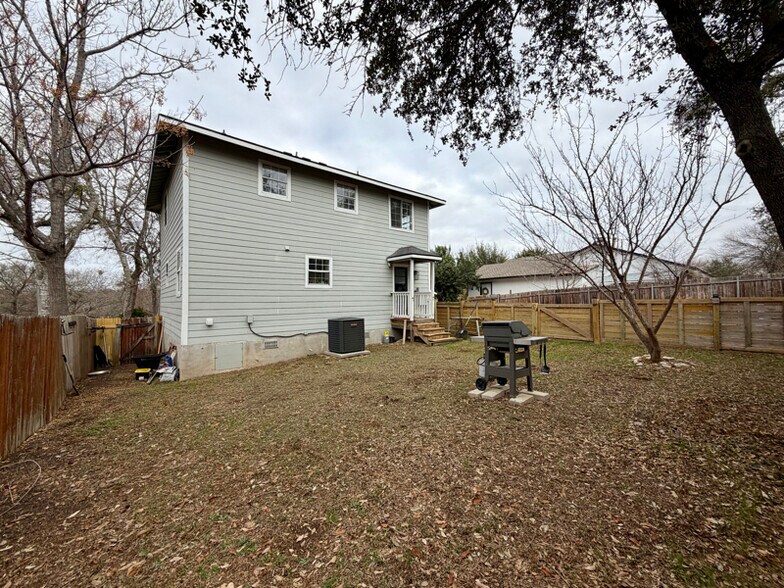 Building Photo - 4805 Brook Creek Cove