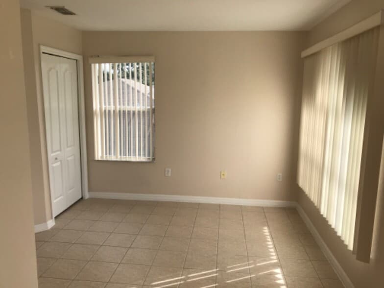 Building Photo - 622 Lemon St