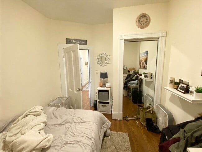 Building Photo - 106 Buttonwood St