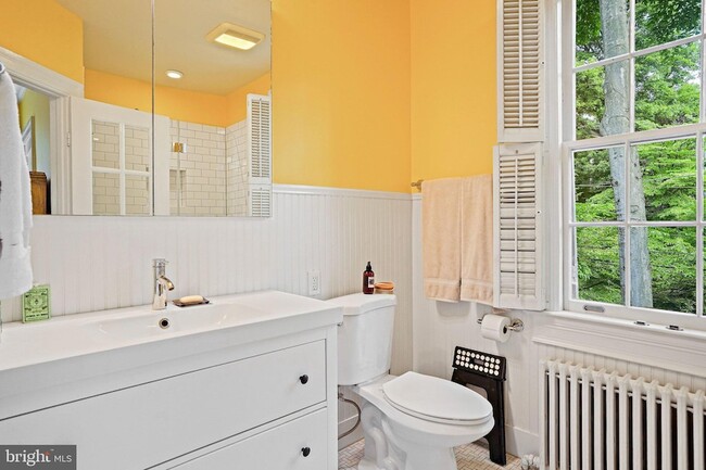 Building Photo - 3612 Albemarle St NW