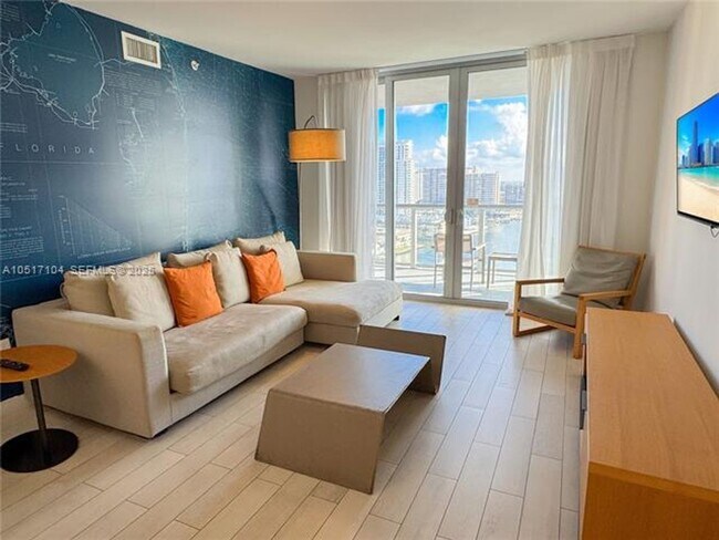 Building Photo - 2602 E Hallandale Beach Blvd