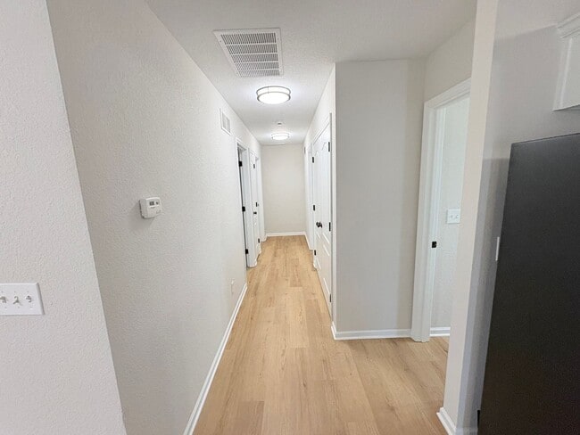 Building Photo - 3 Bedroom | 2 Bath | 1-Car Garage Ranch Du...