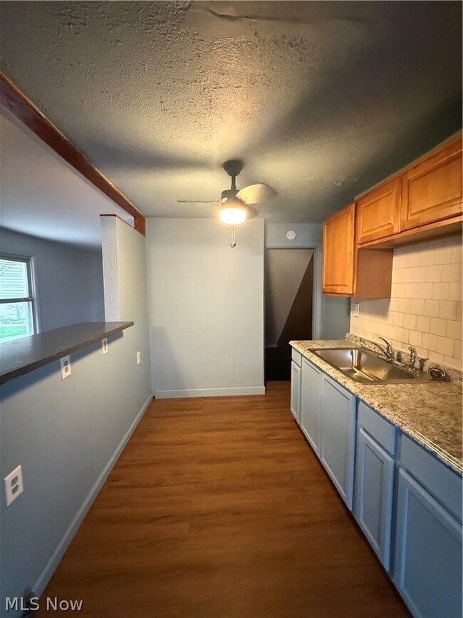 Building Photo - 1427 E 252nd St