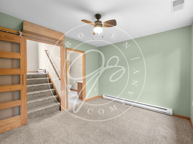 Building Photo - "Elegant and Spacious 3-Bedroom home on 4 levels in the heart of Downtown Toledo with amazing vie...