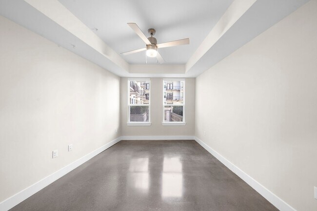 Building Photo - 1825 N San Jacinto Street Unit 641