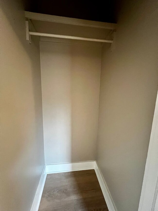 Building Photo - Charming 4-Bedroom Home with Office