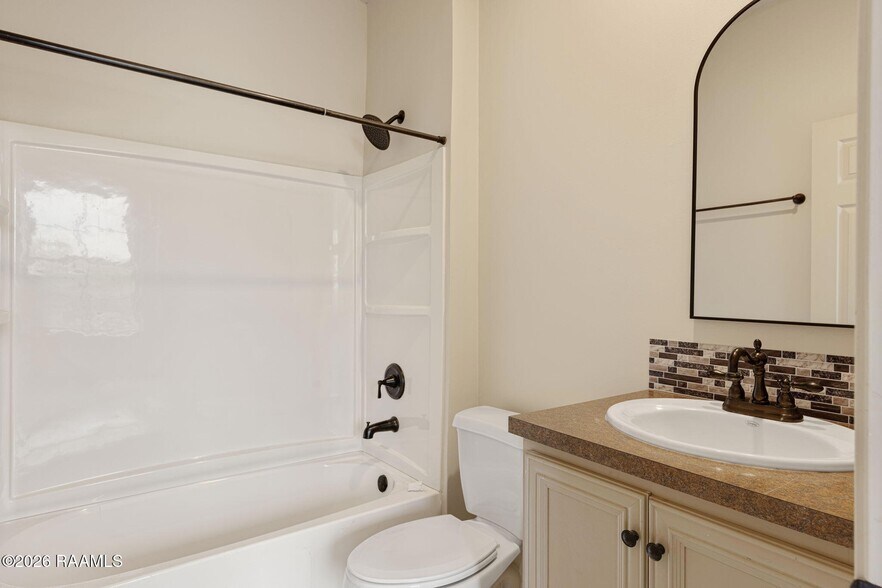 Bath 1 - 1402 Jefferson St