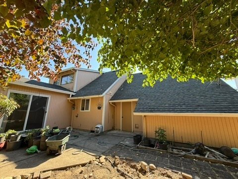 Building Photo - 16725 SE Naegeli Dr