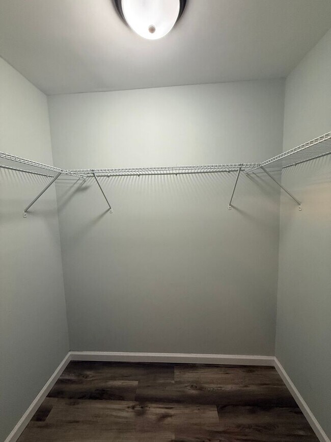 Building Photo - Charming 3-Bedroom Single-Family Home in N...