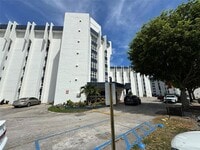 Building Photo - 9688 Fontainebleau Blvd