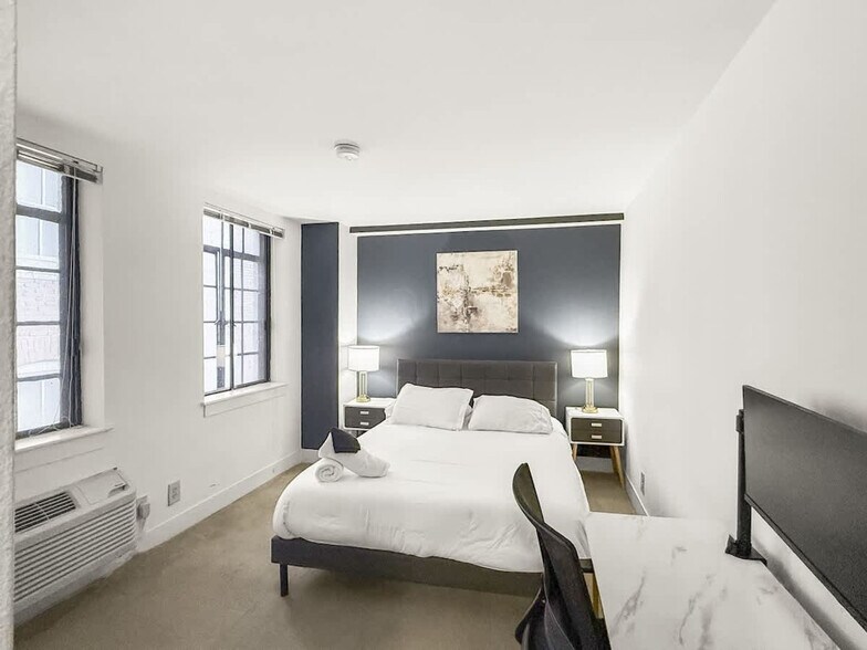 Building Photo - 111-23 N 15th St