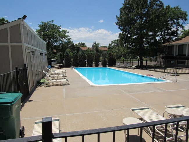 Building Photo - Spacious Townhome in Arvada