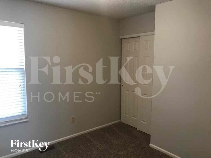 Building Photo - 609 River Moss Dr