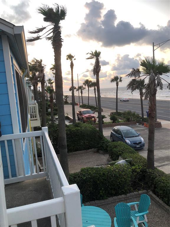 Building Photo - 8416 Seawall Blvd