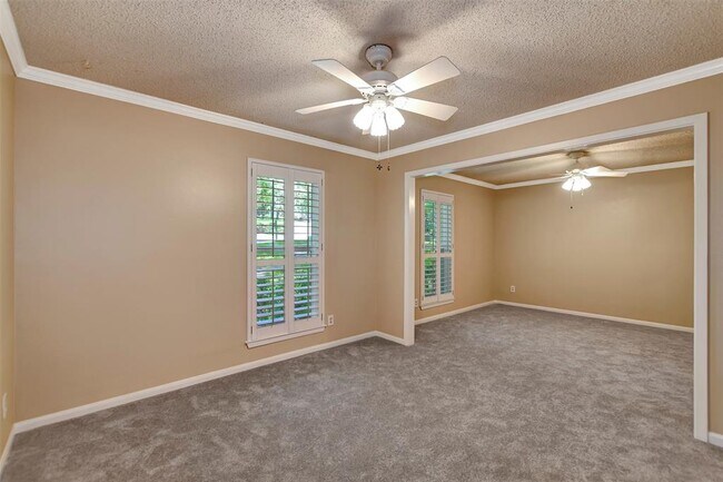 Building Photo - 75 Wood Hollow Dr
