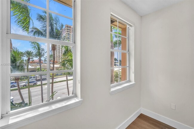 Building Photo - 2065 S Ocean Dr