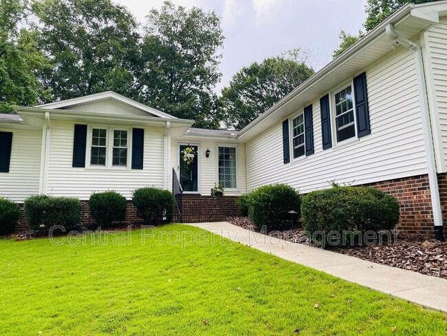 Building Photo - 4724 Coach Hill Dr