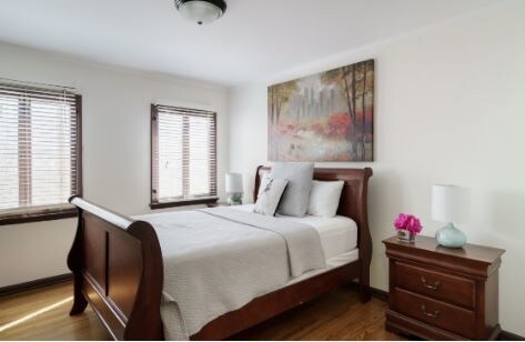 Building Photo - 6230 Lindenhurst Ave