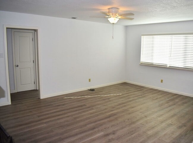 Building Photo - All Utilities Paid Including Internet!