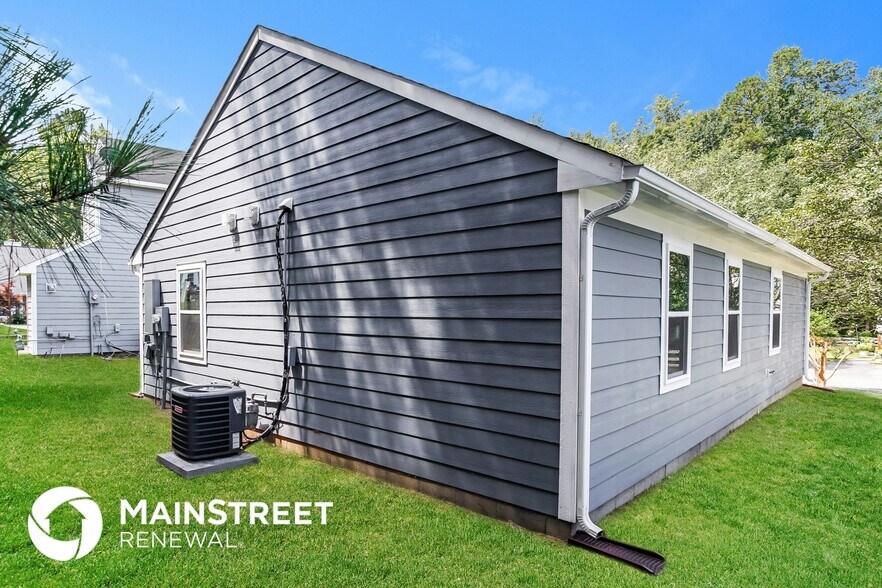 Building Photo - 1217 Kendall Dr