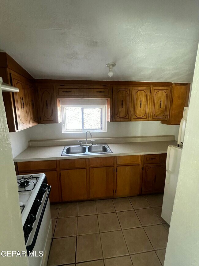 Building Photo - 3015 Altura Ave