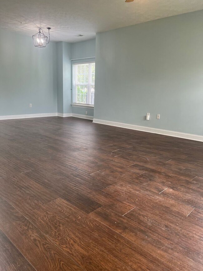 Building Photo - 5090 Windsor Green Way