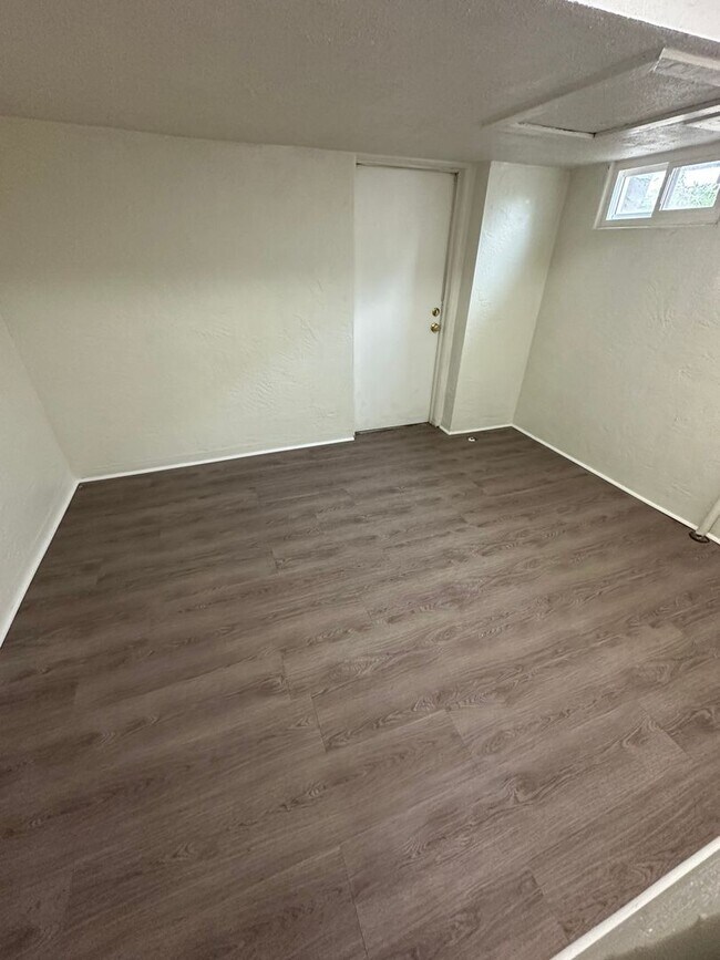 Building Photo - SW 1st Triplex
