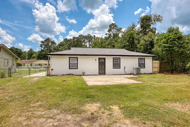 Building Photo - 710 Fleming Rd
