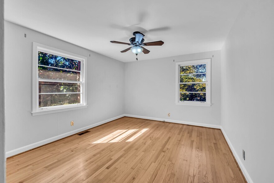 Building Photo - 526 Davidson Rd