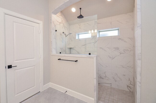 Building Photo - 18426 Bluebird Br Ln