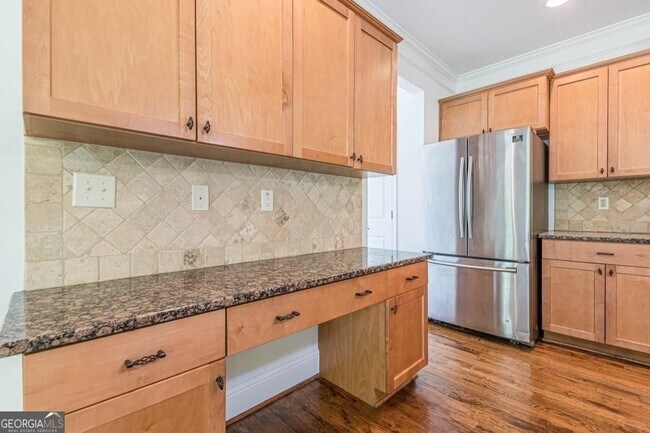 Building Photo - 1410 Eastland Rd SE