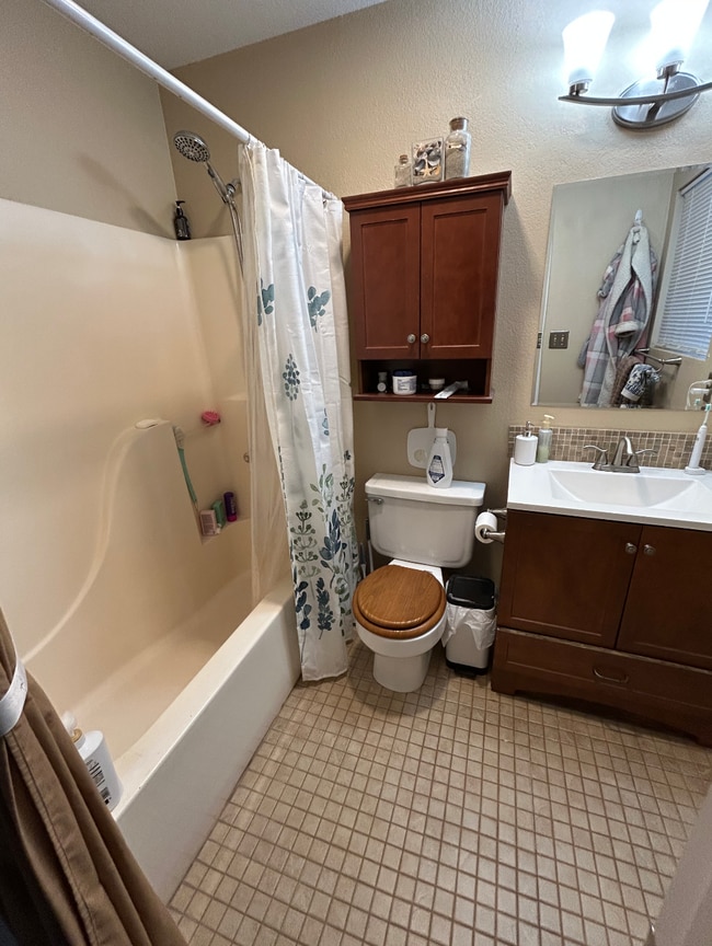 Building Photo - 810 E Saguaro St