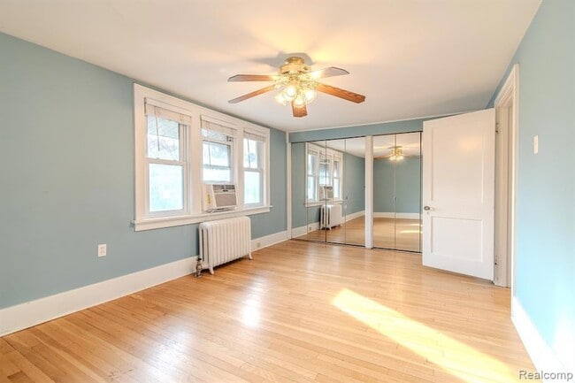 Building Photo - 613 E Lincoln Ave