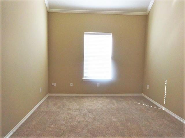 Building Photo - 2225 Highland Hills Dr