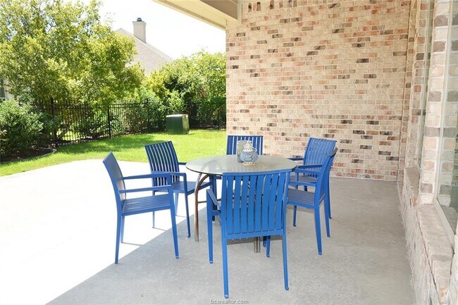 Building Photo - 5145 Stonewater Loop