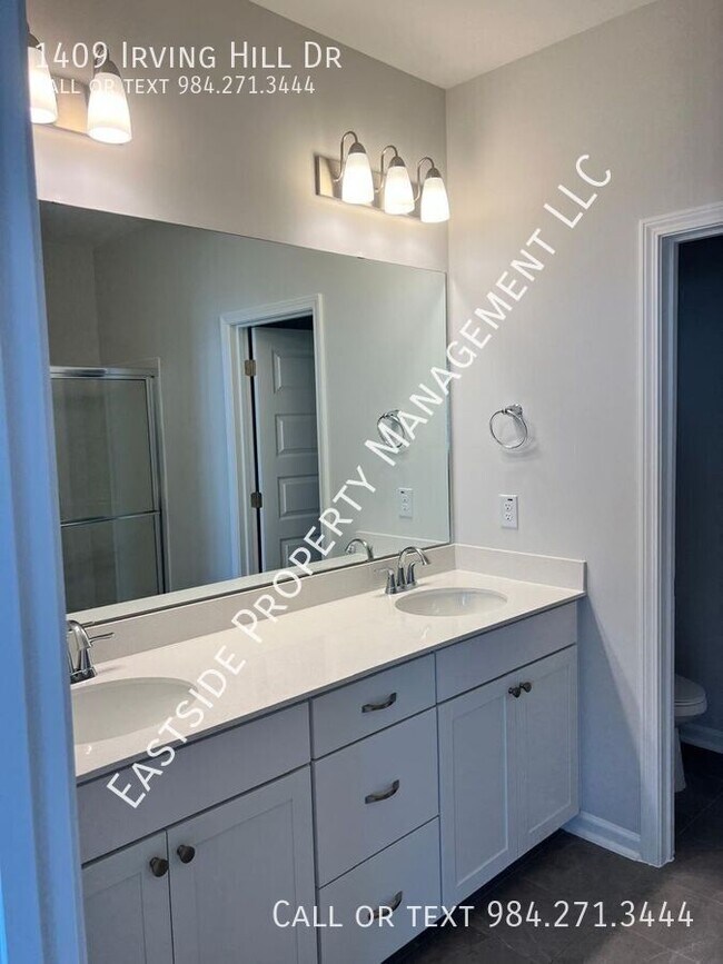 Building Photo - 1409 Irving Hl Dr