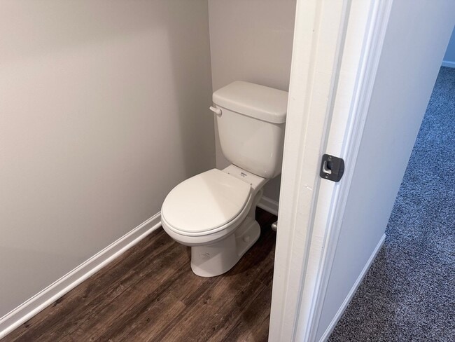 Building Photo - 3 Bed | 2.5 Bath | 2 Car Garage Townhome in Grain Valley w/ Special