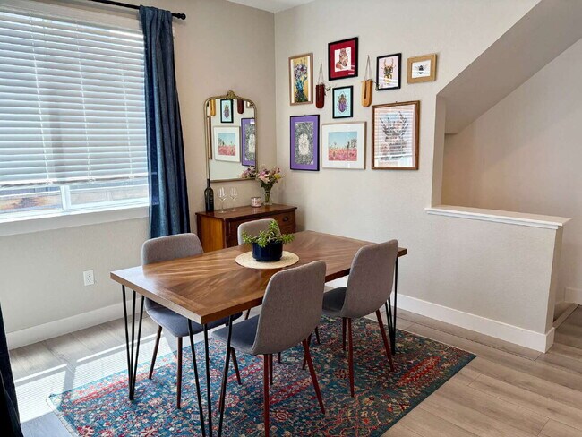 Building Photo - 3bd/2.5ba Paired Home in Trailside w/ side yard