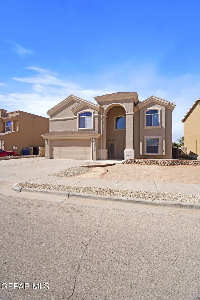 Building Photo - 12705 Tierra Flores Dr