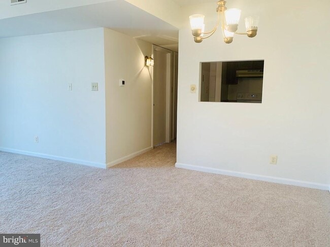 Building Photo - 200 Chesterfield Ln