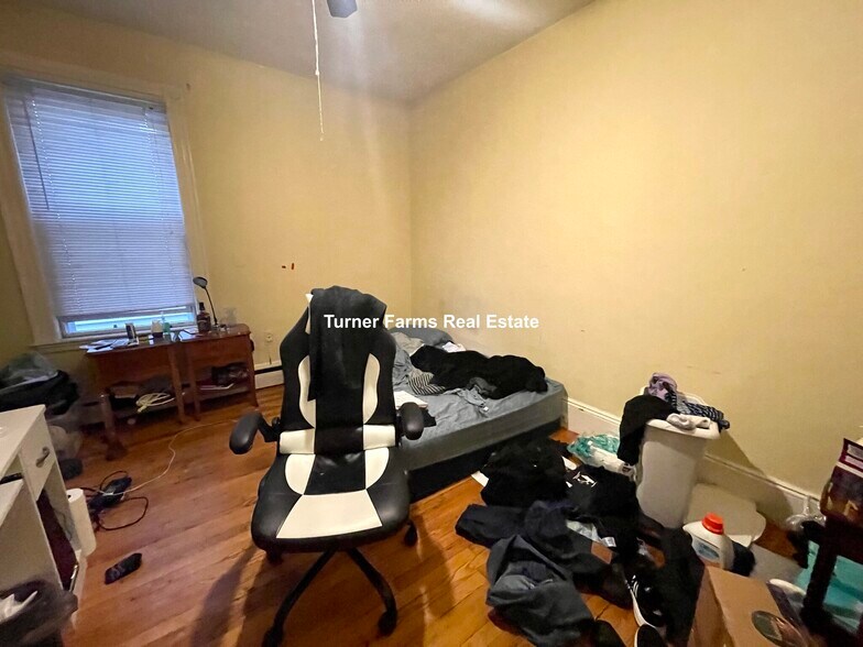 Building Photo - 34 Cherokee St