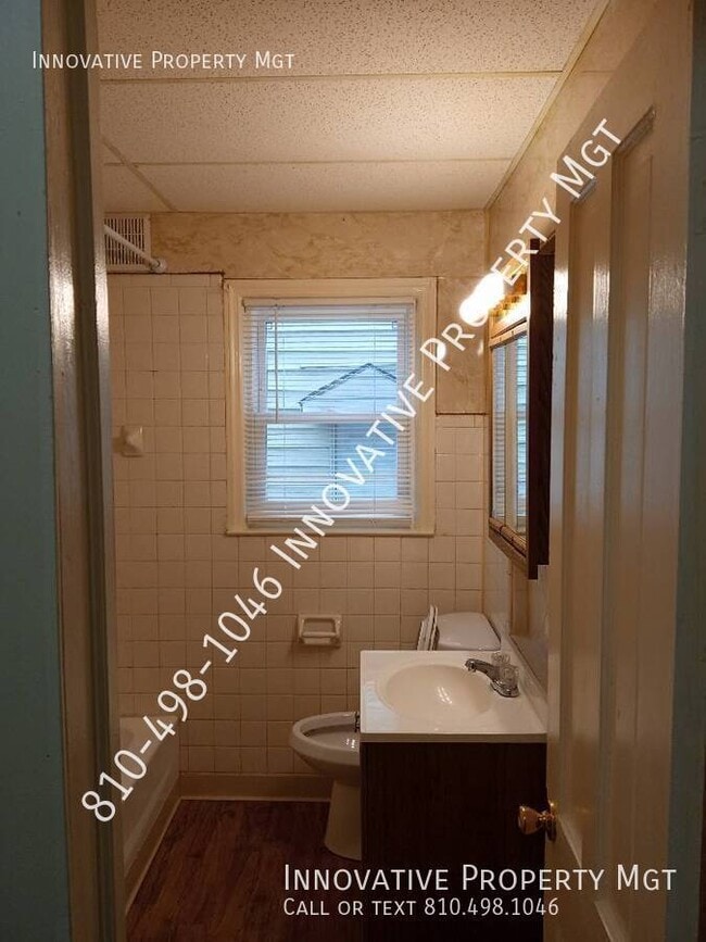 Building Photo - 2106 E Bristol Rd